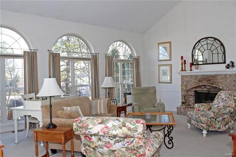 628 Loehr Estates Dr, Ballwin, MO 63021 photo 6