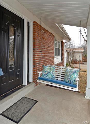 549 Goldwood Dr, Ballwin, MO 63021 photo 3