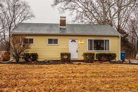 218 Highview, Ballwin, MO 63011 photo 1