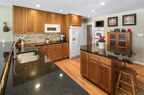 267 Spring Oaks Dr, Ballwin, MO 63011 photo 10