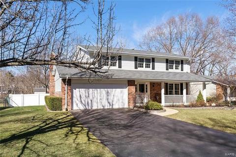 267 Spring Oaks Dr, Ballwin, MO 63011 photo 3