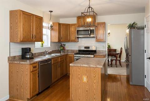 10 Breezy Point Ct, O'fallon, MO 63368 photo 5