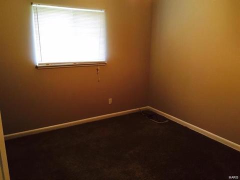 303 Eggering Dr, O'fallon, MO 63366 photo 6