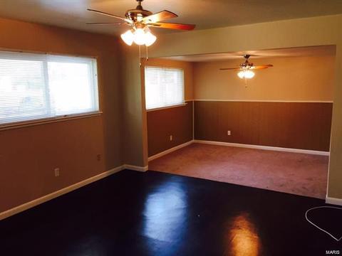 303 Eggering Dr, O'fallon, MO 63366 photo 4