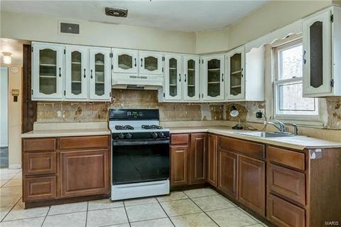 16144 Clayton Rd, Ellisville, MO 63011 photo 9