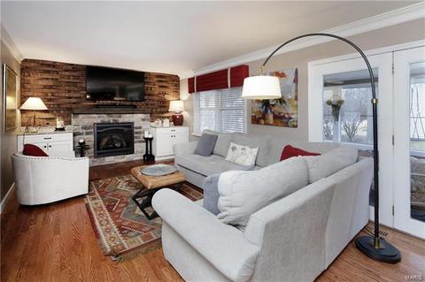 752 Berquist, Ballwin, MO 63011 photo 7