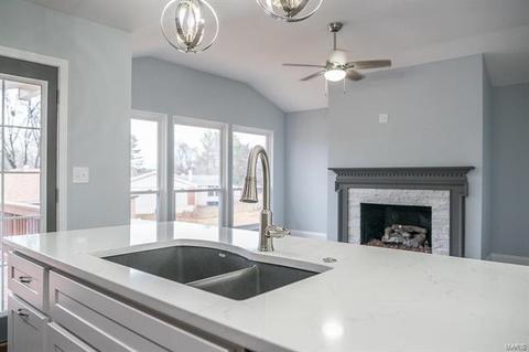 819 Big Bend Woods Dr, Manchester, MO 63021 photo 6