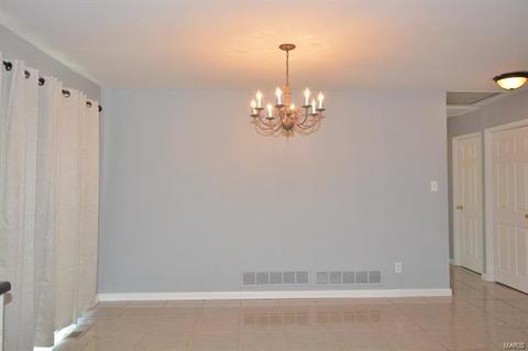 8 Wilbert Dr, Saint Charles, MO 63304 photo 7
