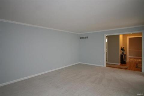 301 Baxter Rd, Ballwin, MO 63011 photo 8