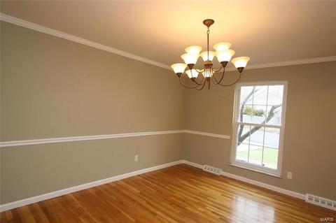 301 Baxter Rd, Ballwin, MO 63011 photo 9