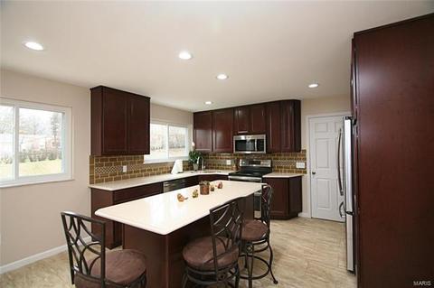 301 Baxter Rd, Ballwin, MO 63011 photo 15