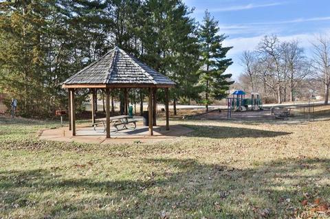 708 Chatelet Ln, Ballwin, MO 63011 photo 28