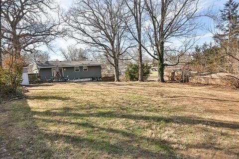 708 Chatelet Ln, Ballwin, MO 63011 photo 2