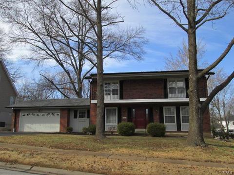 807 Clayworth Dr, Ballwin, MO 63011 photo 1