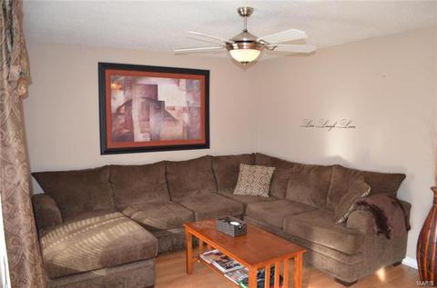 4 Holly Ct, O'fallon, MO 63366 photo 2
