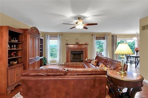 348 Panhurst Ct, Ballwin, MO 63021 photo 5