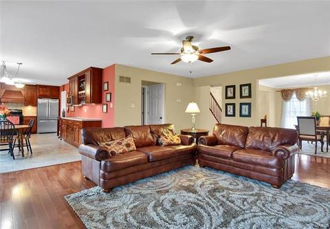 348 Panhurst Ct, Ballwin, MO 63021 photo 4