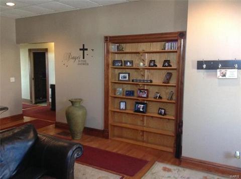 326 E Davis St, Saint Louis, MO 63111 photo 6