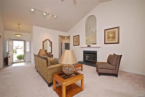 725 Castle Ridge Dr, Ballwin, MO 63021 photo 6