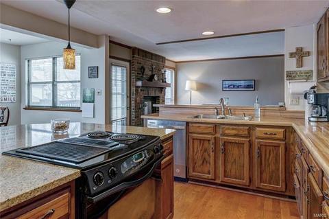 717 Cedar Bluff Ct, Ballwin, MO 63021 photo 13