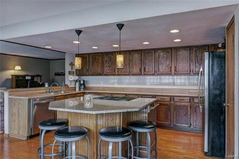 717 Cedar Bluff Ct, Ballwin, MO 63021 photo 11