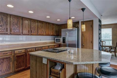 717 Cedar Bluff Ct, Ballwin, MO 63021 photo 12