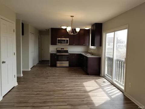 8 Beech Ct, O'fallon, MO 63368 photo 3