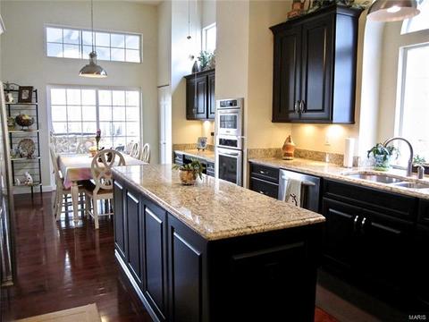 700 Mark Wesley Ln, Ballwin, MO 63021 photo 9