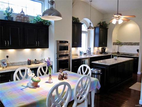 700 Mark Wesley Ln, Ballwin, MO 63021 photo 16