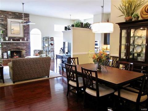 700 Mark Wesley Ln, Ballwin, MO 63021 photo 5