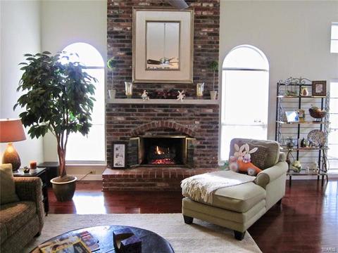 700 Mark Wesley Ln, Ballwin, MO 63021 photo 8