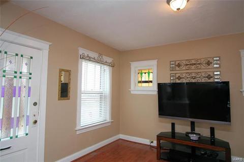 5227 Gresham Ave, Saint Louis, MO 63109 photo 3