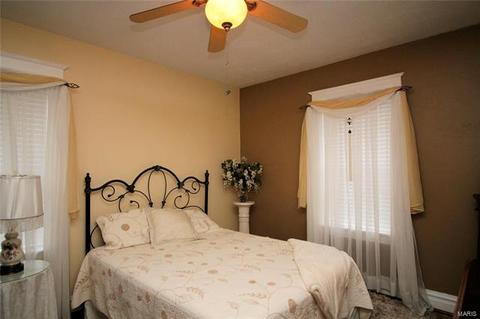 5227 Gresham Ave, Saint Louis, MO 63109 photo 16