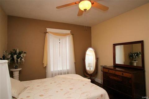 5227 Gresham Ave, Saint Louis, MO 63109 photo 17