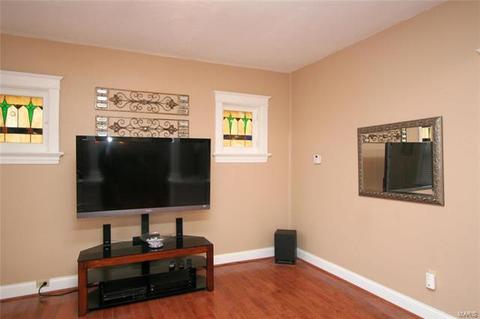 5227 Gresham Ave, Saint Louis, MO 63109 photo 4