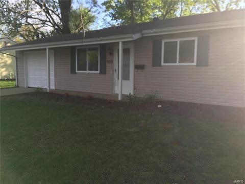 909 Love Dr, O'fallon, MO 63366 photo 4