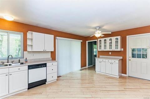 329 Brightsand Ct, Manchester, MO 63011 photo 5