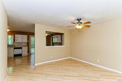329 Brightsand Ct, Manchester, MO 63011 photo 3