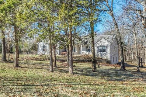 312 Walnut Forest Dr, O'fallon, MO 63366 photo 2
