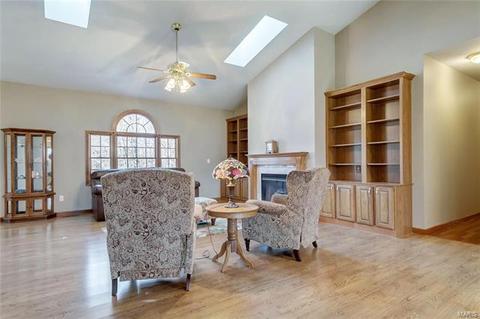 312 Walnut Forest Dr, O'fallon, MO 63366 photo 7