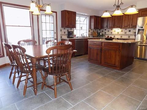 1322 Dietrich Oaks Dr, Ballwin, MO 63021 photo 5