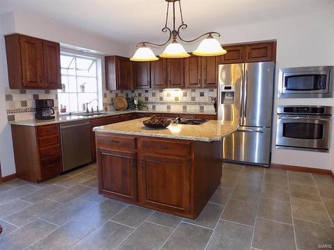 1322 Dietrich Oaks Dr, Ballwin, MO 63021 photo 4