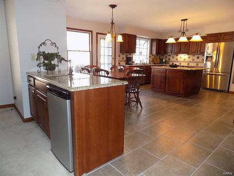 1322 Dietrich Oaks Dr, Ballwin, MO 63021 photo 12