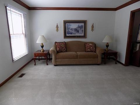 1322 Dietrich Oaks Dr, Ballwin, MO 63021 photo 2