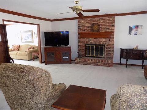 1322 Dietrich Oaks Dr, Ballwin, MO 63021 photo 11