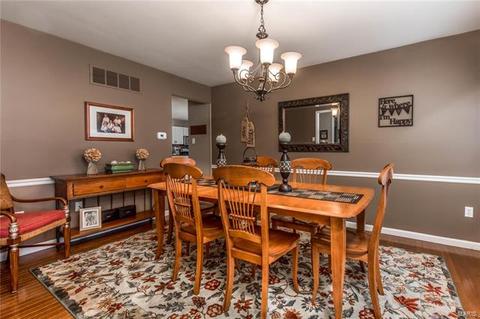 1208 Castle Manor Ct, Ballwin, MO 63021 photo 2