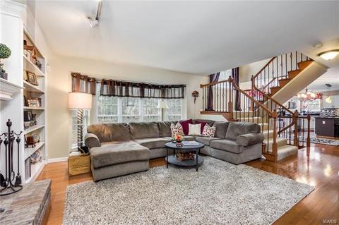 1208 Castle Manor Ct, Ballwin, MO 63021 photo 4