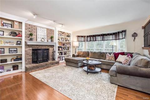 1208 Castle Manor Ct, Ballwin, MO 63021 photo 5