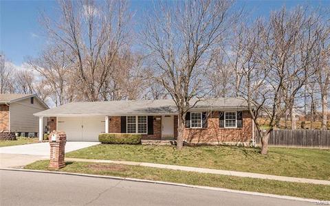 641 Running Creek Dr, Ballwin, MO 63021 photo 2