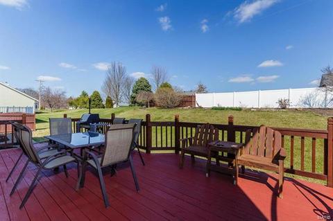 14 Doubletree Ct, Saint Charles, MO 63303 photo 4